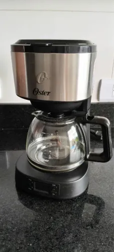 Cafeteira Oster - Programável e automática 