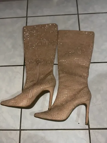 BOTA DE STRASS BEGE