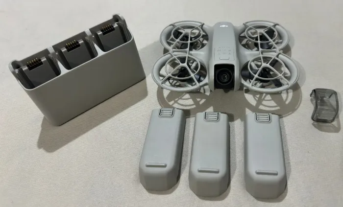 Drone DJI NEO + 3 baterias + HUB de carregamento