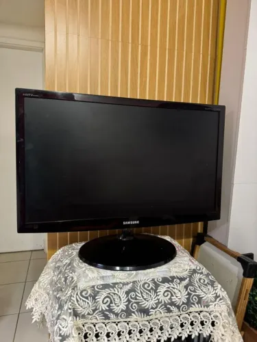 TV  Samsung 22'    polegadas 