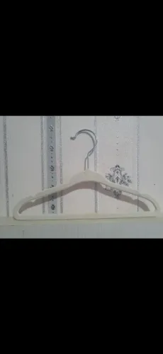 Cabides infantis aveludado