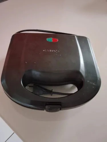 Sanduicheira 220v