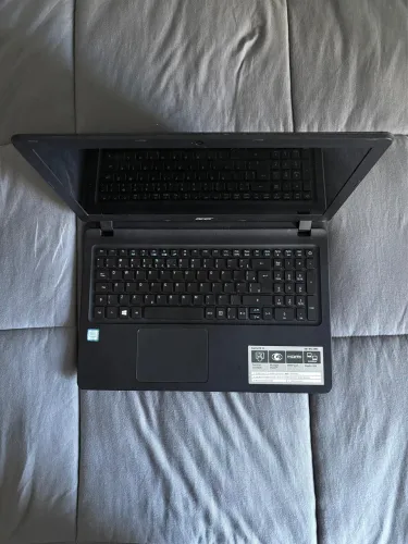 Acer Aspire ES 15, modelo da linha ES1-572.
