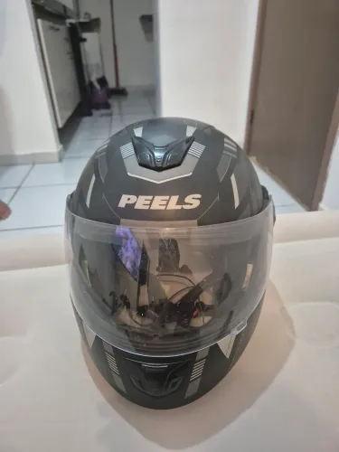 Capacete Escamoteável Peels