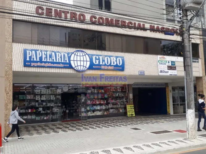 EXCELENTE CONJUNTO COMERCIAL NO PORTÃO