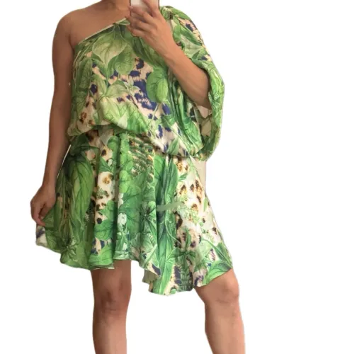Vestido lança perfume