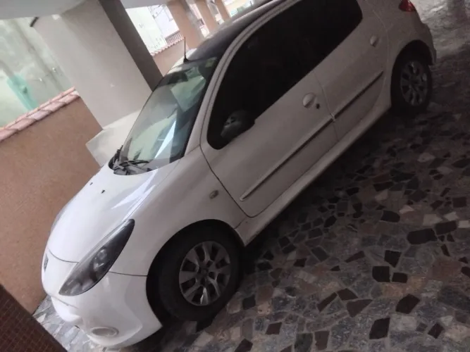 Peugeot 207 XR Sport 1.4 Flex 8V 5P 2012
