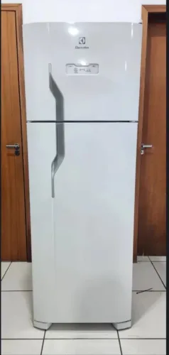 Geladeira novíssima funcionando perfeitamente 