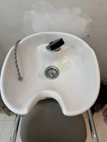 Vendo lavatório Cuba porcelana ótimo preço