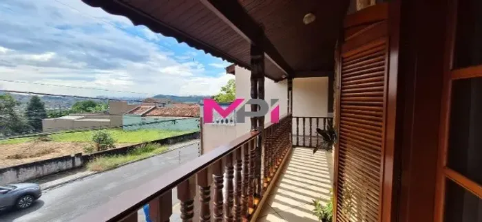 CASA GRANDE COM QUINTAL, PISCINA, CHURRASQUEIRA E POMAR - VARZEA PAULISTA