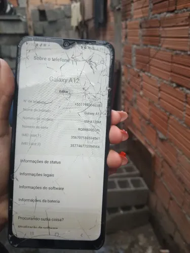 Vendo galaxy A12 tela quebrada mais funciona normal