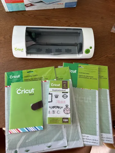 Cricut Mini Completa + Caixa Original + 4 Kits de Tapetes + Cartucho