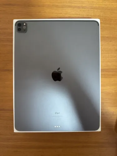 iPad Pro 12.9? (5ª geração) - 128GB Wi-Fi (1 ano de uso)