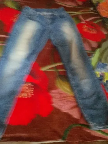 Tenho um lote de roupa usada bem conservada,ideal pra bazar