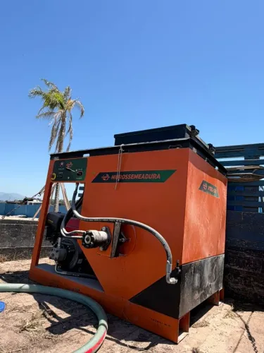 Máquina verdetc hidroseamedura  valor R$ 70 mil aceito carro na troca ou avista .