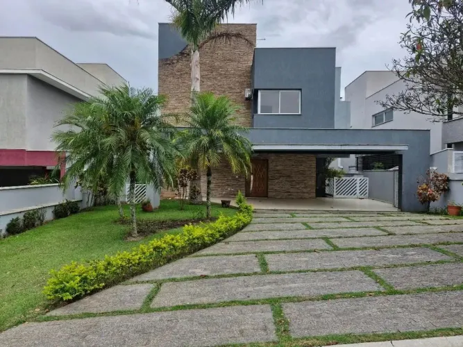 CASA 3 DORMITÓRIOS / SUÍTES, CONDOMÍNIO COM CLUBE.