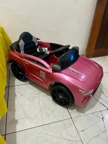 Carro elétrico infantil