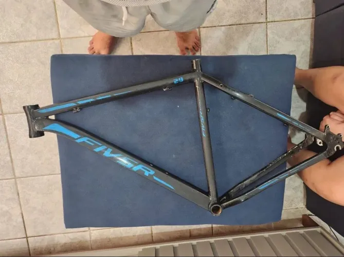 Quadro de bicicleta "FIVSR SPORT" aro 29 em excelente estado!
