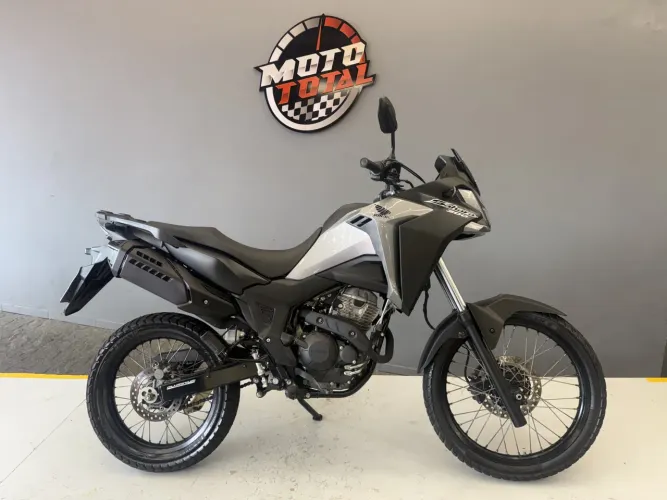 Honda Xre 300 sahara 2025