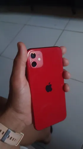 Iphone 11 vermelho 64gb bem conservado