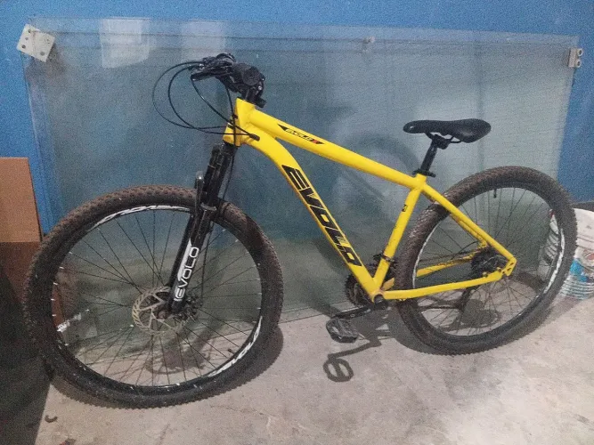 Vendo por motivo de nao ter mais tenpo de pedala nela entrego ela revisada e lavada