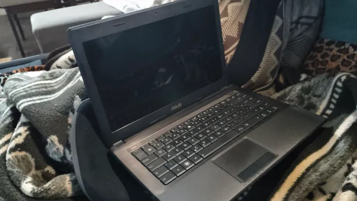 Notebook Asus I3, HD500g, Ram de 4g.