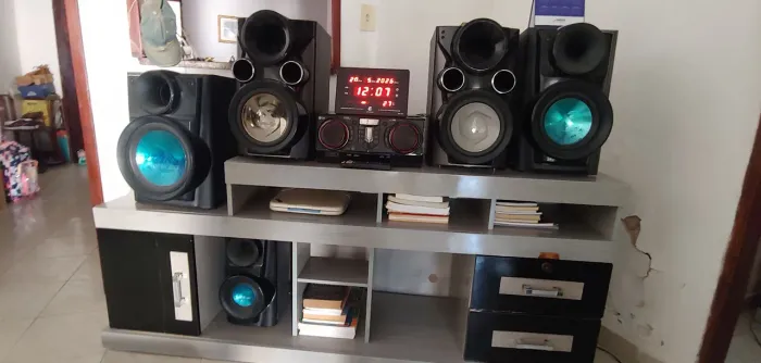Som lg micro system CJ44 440 watts. 