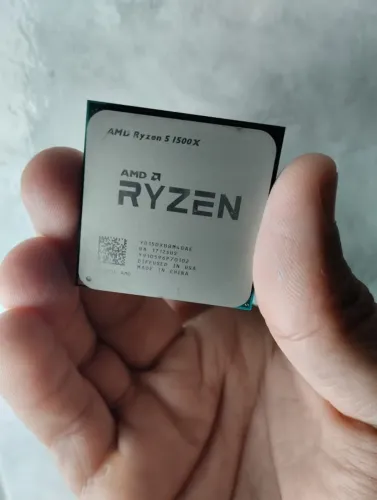 Processador AMD Ryzen 5 1500X + Cooler Original Wraith Spire (AM4)
