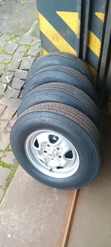 Rodas e pneus comuns opala dodge maverick 