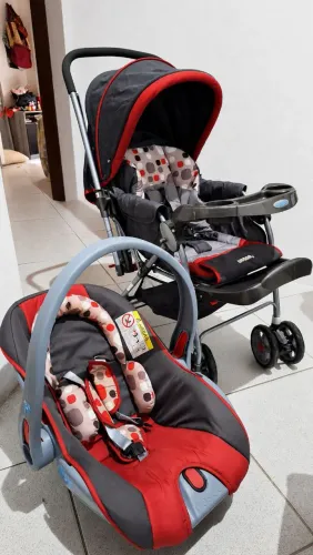 Carrinho de bebê + bebê conforto COSCO Travel System Reverse. SEMI NOVO