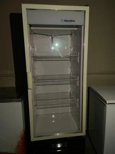 Freezer Expositor vertical 