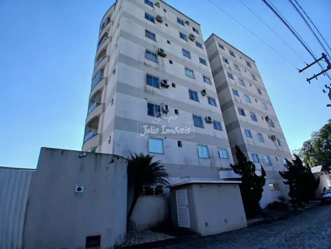 Apartamento para locação no Guarani.