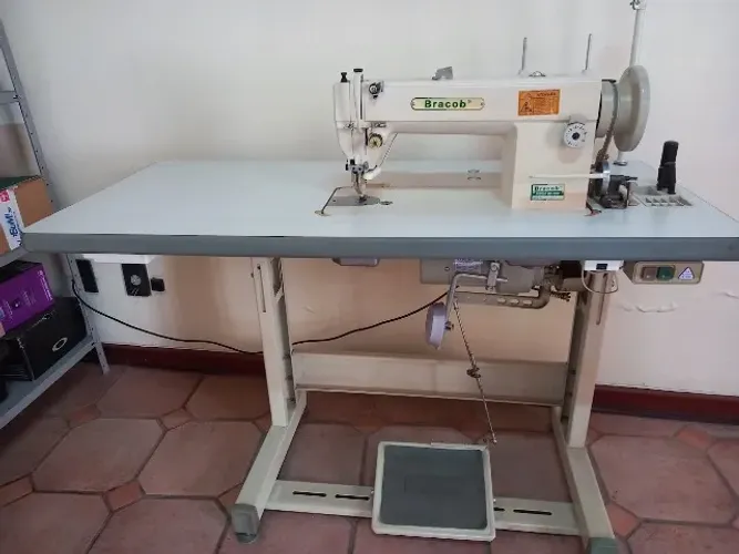 Máquina de Costura Industrial Reta Transporte Duplo Mecânica Bracob 0302