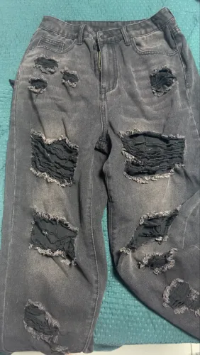 Calça rasgada