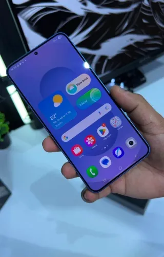 SAMSUNG S25 256GB 12GB DE RAM APROVA D"AGUA TELA AMOLED OLED 2X PROCESSADOR SNEPDRAGON
