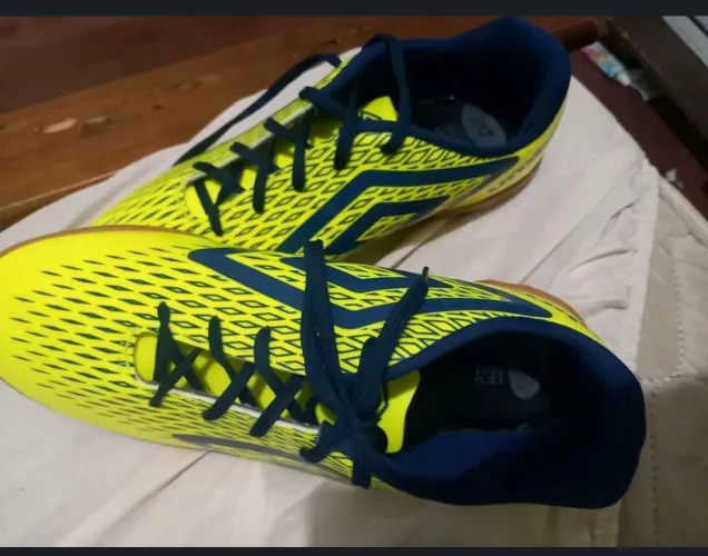 Chuteira umbro futsal