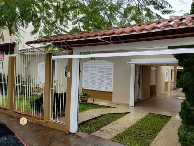 Casa com 1 Quarto(s) e 1 banheiro(s) para Alugar, 210 m² por R$ 5400 / Mês