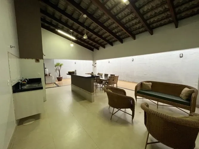 Casa, 4 quartos, 2 suítes, 230 m², 4 vagas no Jundiaí em Anápolis