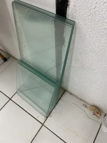 Prateleiras de vidro