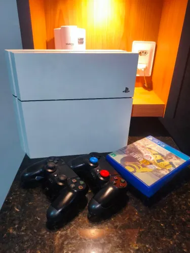 Playstation 4 PS4 banco, completo.