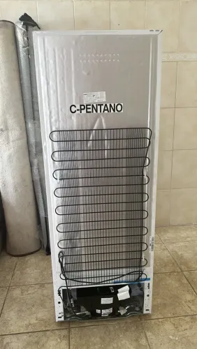 Vende- se uma geladeira
