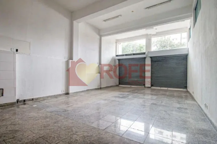 Loja Comercial em Moema com Amplo Espaço e Dois Pavimentos para Locação