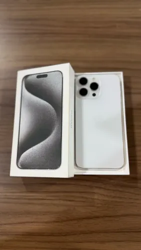 iPhone 15 Pro Max 256GB Titânio Branco | Impecável | Caixa + Cabo Original