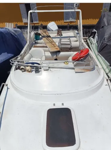 Lancha 23 pés Intermarine 225HP, para aquele projeto 