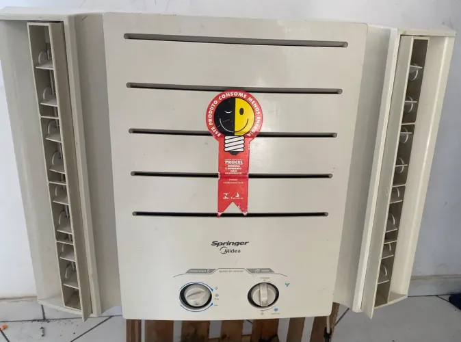 Ar condicionado 7500 BTUs $750 funcionando perfeitamente todas as funções ok