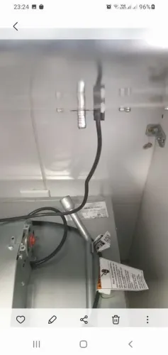 * eletricista/encanador