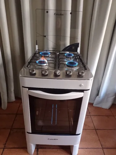 Fogão mesa de inox 04 bocas, funcionando perfeitamente, elétrico, marca Esmaltec 