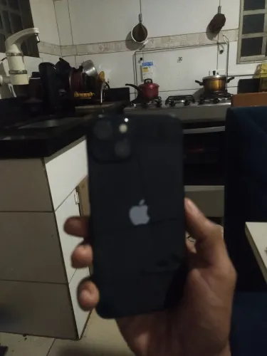 Vendo iPhone 13 praticamente novo 1 ano de uso