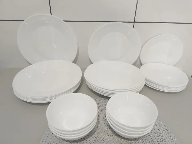 Jogo de jantar em porcelana