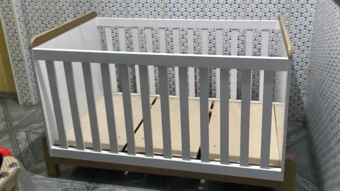 Berço-cama Padrão Branco e Jequitibá Henn Ternura